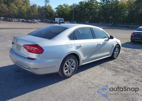 2016 Volkswagen Passat 1.8T S z USA, uszkodzony, nr VIN 1VWAT7A3XGC056434